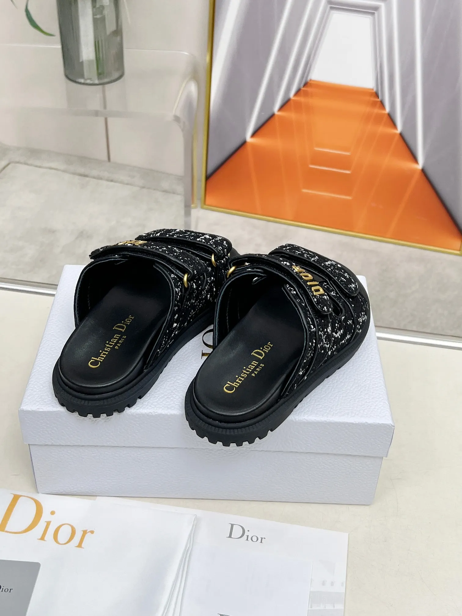 👟👟Ex-factory price 480👟👟Dior👏👏New classic style. 🔥Purchasing-level qualityThick-soled slippers popular in foreign counters. Upper➕Inner: original customized material, original mold opening of sole 1.1 (lightweight, code number 35-40 (41/42 can be customized)